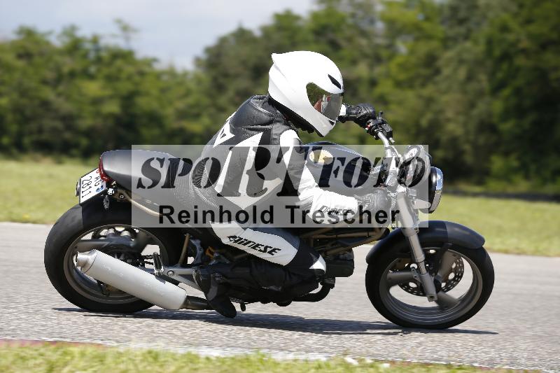 /Archiv-2024/29 12.06.2024 MOTO.CH Track Day ADR/Gruppe blau/92